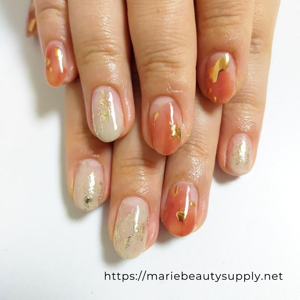 Calm Orange and Gold Nails.
